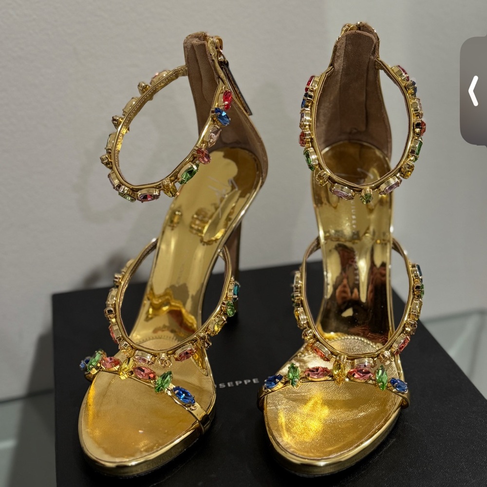 GIUSEPPE ZANOTTI
Harmony Jeweled Metallic Three-Band Sandals